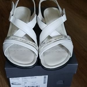 Ecco felicia sandals like new in box
